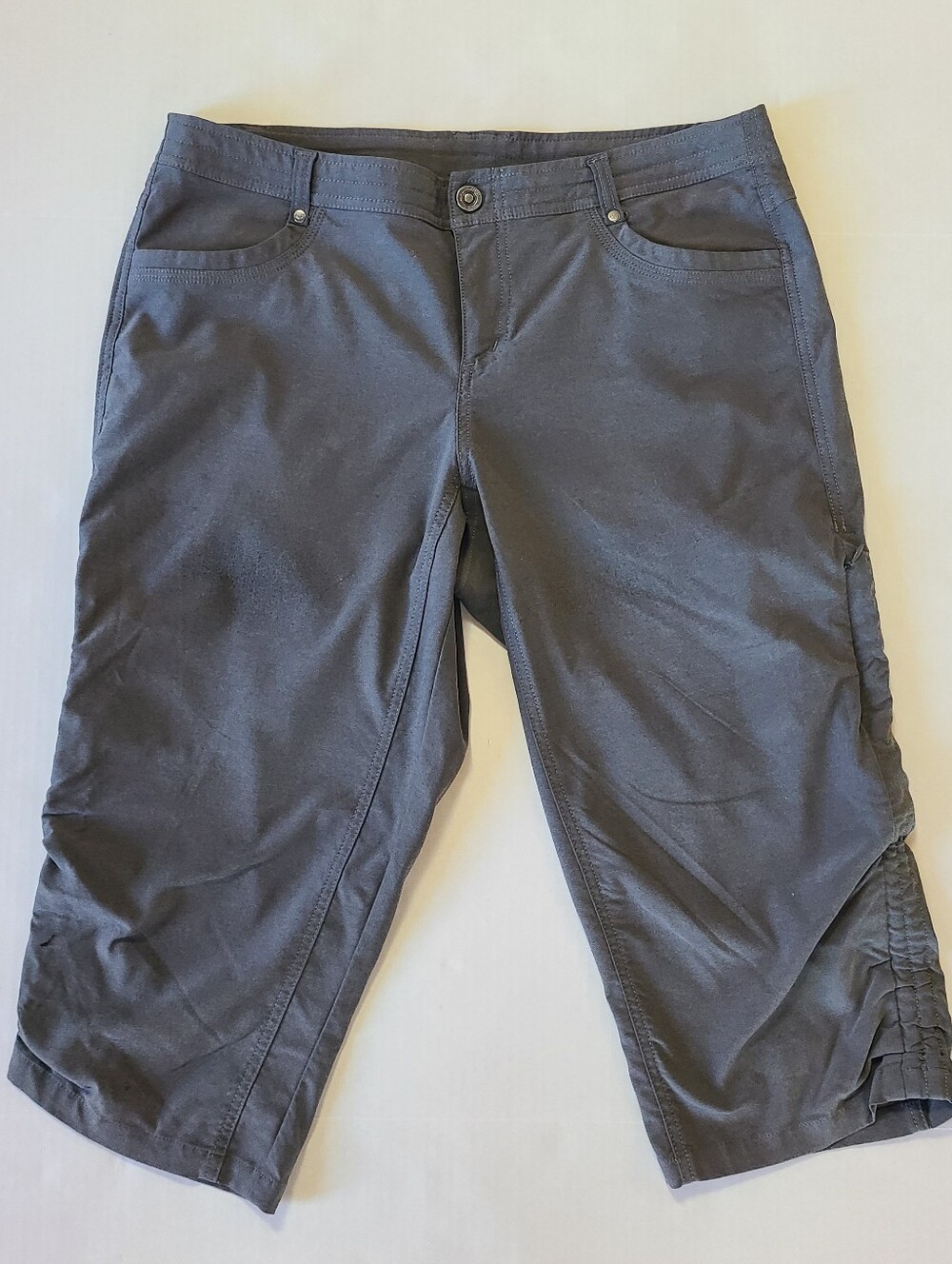 Kuhl Women's Size 12 Gray Trekr Capri Hiking Pants Adjustable. Good condition.